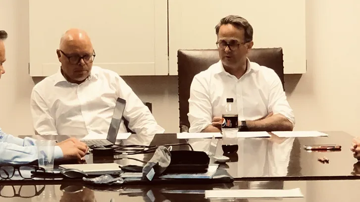 2221A60A-A500-4B20-8B22-1BEC9585B652_1_201_a